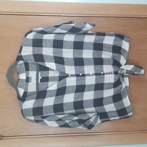 Rails Black & White Buffalo Check Tie Front Top Shirt sz Medium